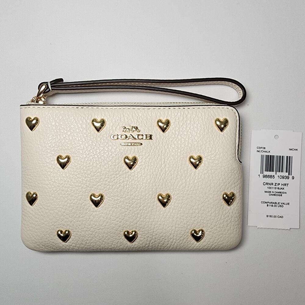 NWT Coach CDF06 Corner Zip Wristlet With Heart Rivets/Leather/Gold/Chalk - Picture 1 of 3